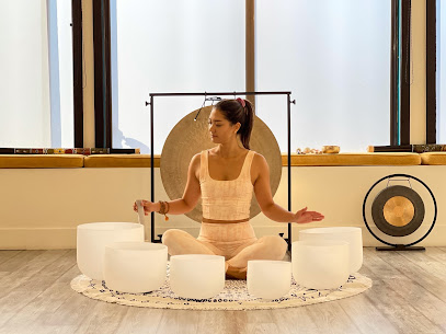 Vanessa Rezende, C.Ht (Yoga, Hypnosis & Sound Healing)